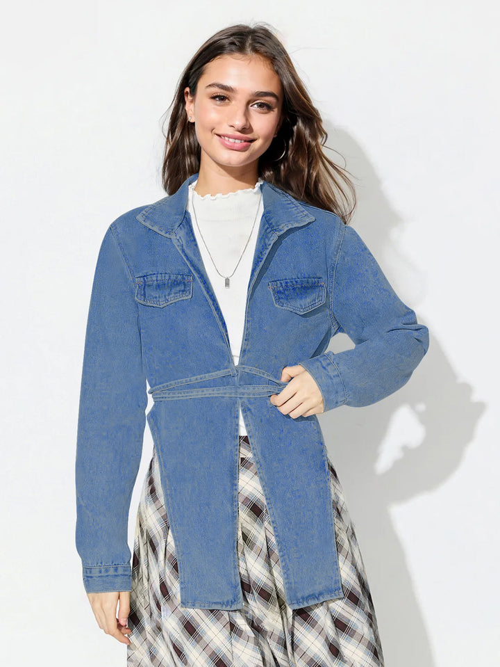 Kvinnors jeansjacka i modern oversize-stil med en cropped skärning och praktiska fickor Mirla-Eva Jonsson