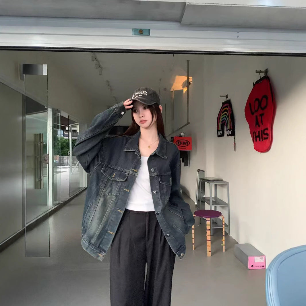 Kvinnors jeansjacka med vintage tvätt och praktiska fickor Mirla-Eva Jonsson