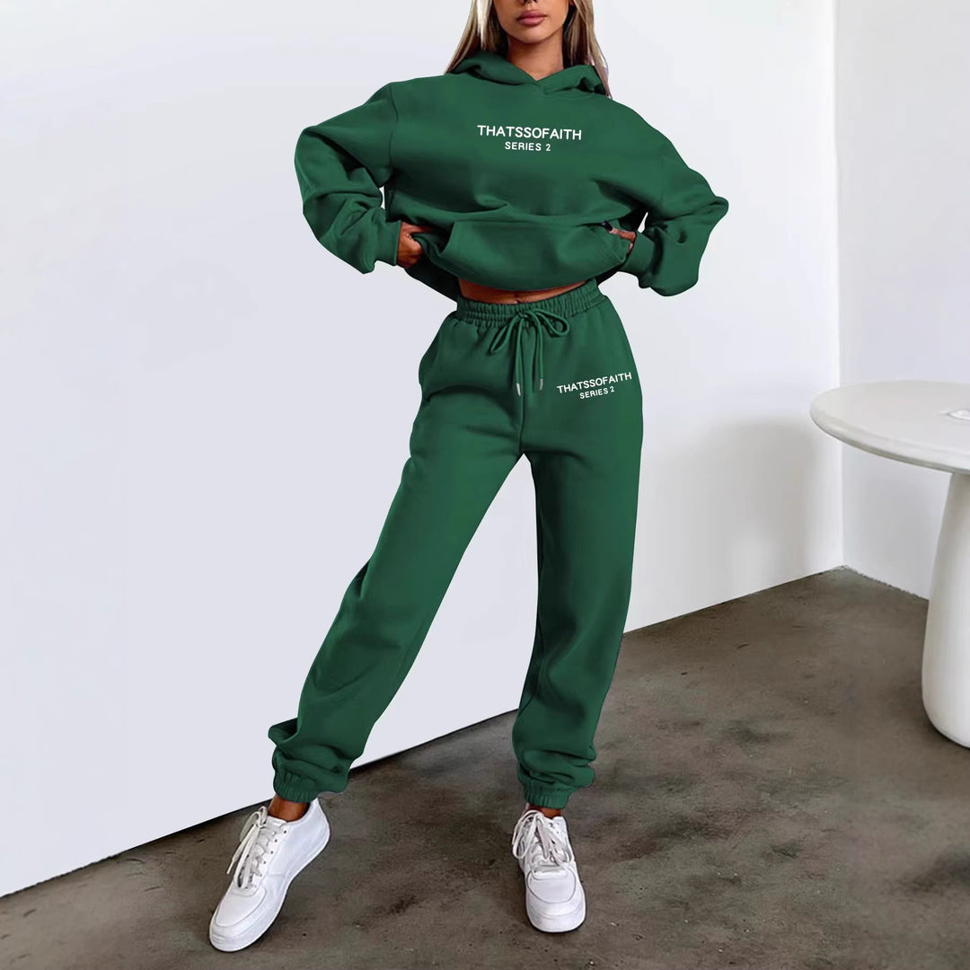 Kvinnors joggingdräkt med bekväm huva och elastiska cuffs Mirla-Eva Jonsson