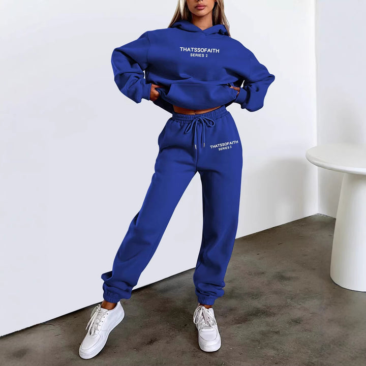 Kvinnors joggingdräkt med bekväm huva och elastiska cuffs Mirla-Eva Jonsson