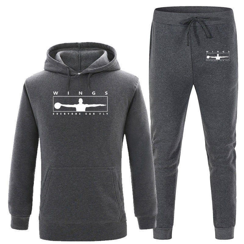 Kvinnors joggingset med modern logotyp och bekväma kängurufickor Mirla-Eva Jonsson