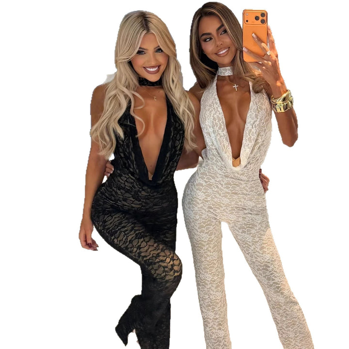 Kvinnors jumpsuit gjord av fin spets med djup V-hals och elegant bakdel-Eva Jonsson