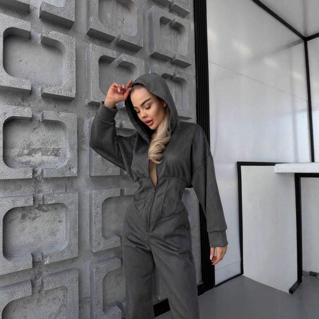 Kvinnors jumpsuit med djup halsringning och huva Mirla-Eva Jonsson