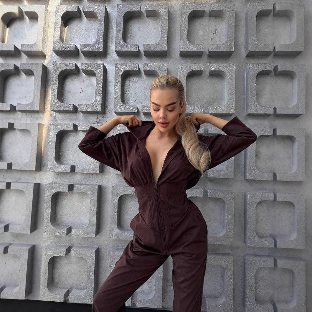 Kvinnors jumpsuit med djup halsringning och huva Mirla-Eva Jonsson