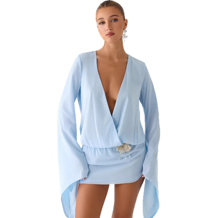 Kvinnors kimono klänning med flödande snitt och elegant V-hals-Eva Jonsson