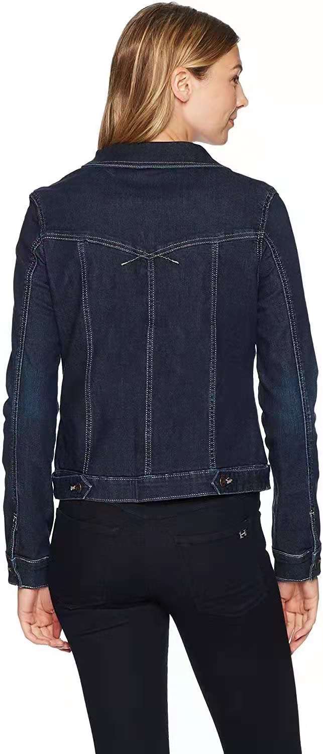 Kvinnors klassiska denimjacka med dekorativa sömmar Mirla-Eva Jonsson