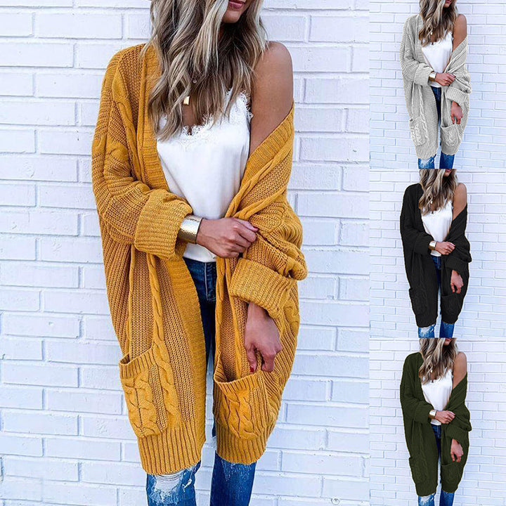Kvinnors kofta i kabelstickad design Mirla-Eva Jonsson