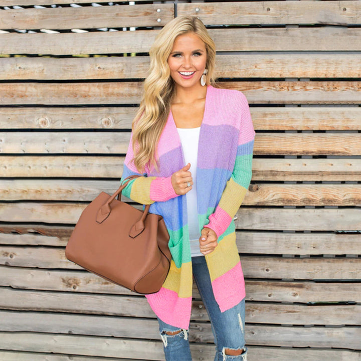 Kvinnors kofta med färgglad blockmönster och praktiska fickor Mirla-Eva Jonsson