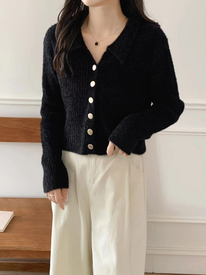 Kvinnors kofta med knappdesign och mjukt material Mirla-Eva Jonsson