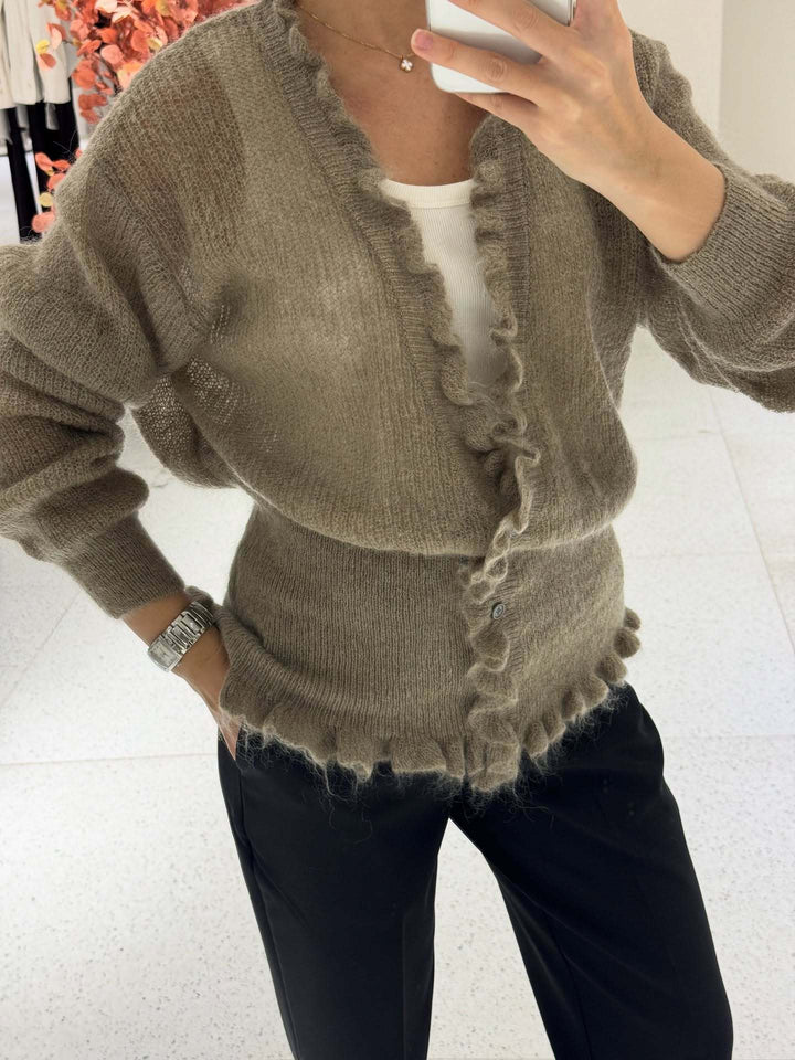 Kvinnors kofta med lekfull ruffle-design Mirla-Eva Jonsson
