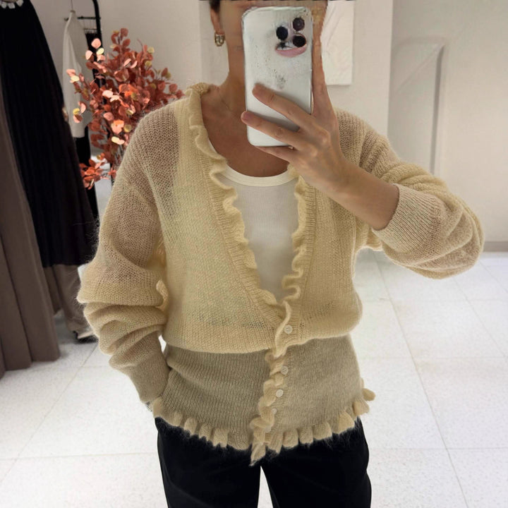 Kvinnors kofta med lekfull ruffle-design Mirla-Eva Jonsson