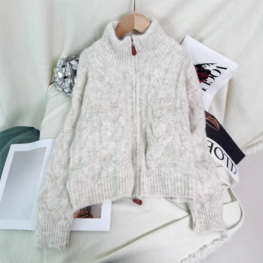 Kvinnors kofta med texturerad kabeldesign Mirla-Eva Jonsson