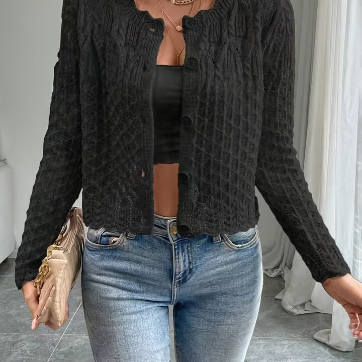 Kvinnors kofta med unik crochetsstruktur och knapplös design Mirla-Eva Jonsson