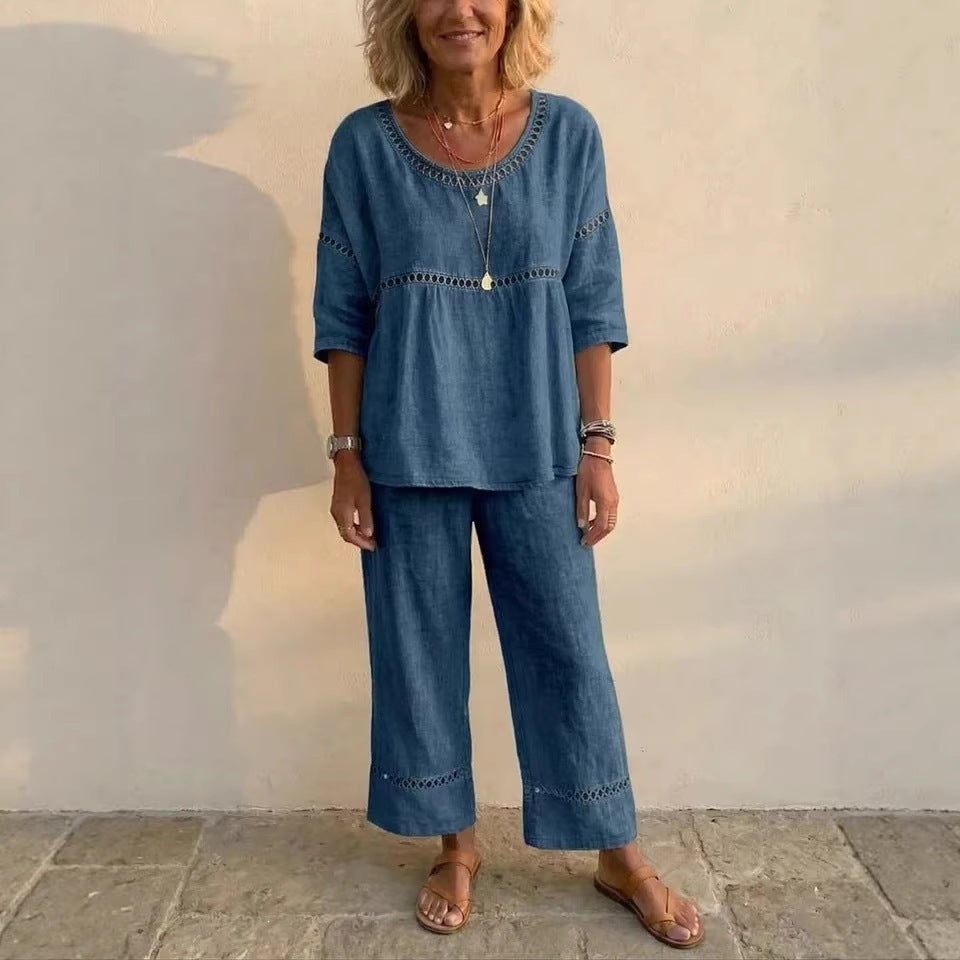 Kvinnors kompletta loungedress set gjort av linne med luftig passform och spetsdetaljer Mirla-Eva Jonsson