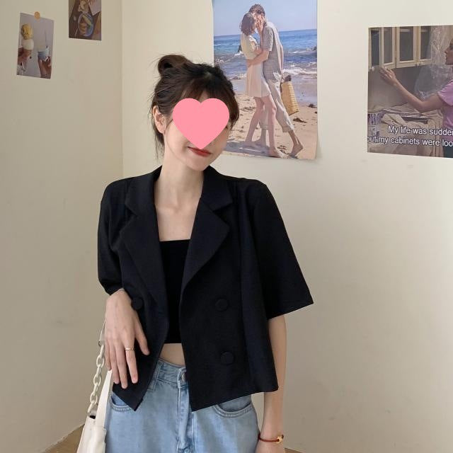 Kvinnors kort blazer med dubbel knappslå och moderiktig skärning-Eva Jonsson