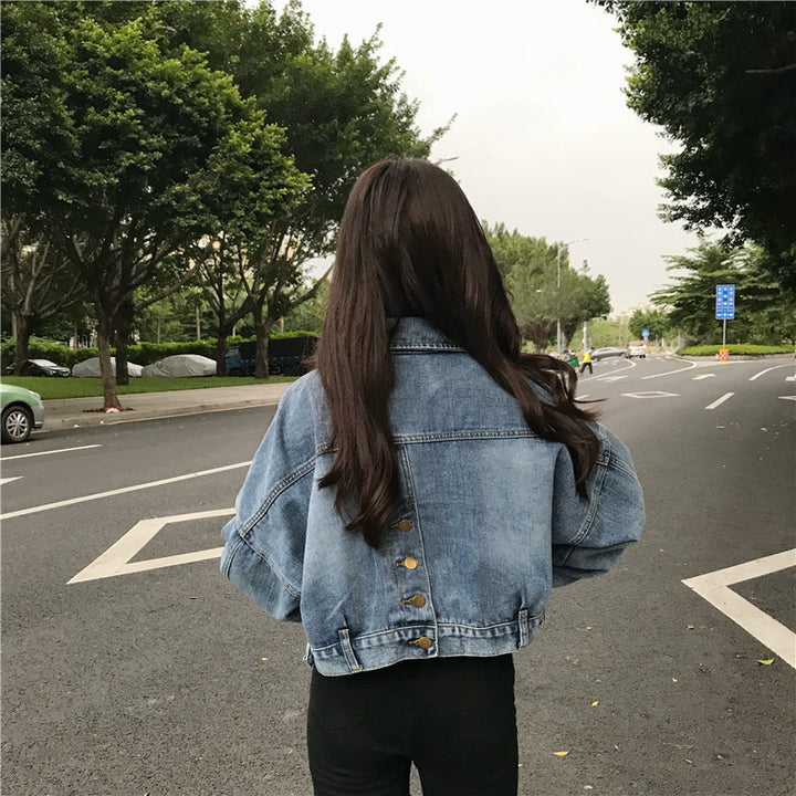 Kvinnors kort denimjacka med oversized skärning Mirla-Eva Jonsson