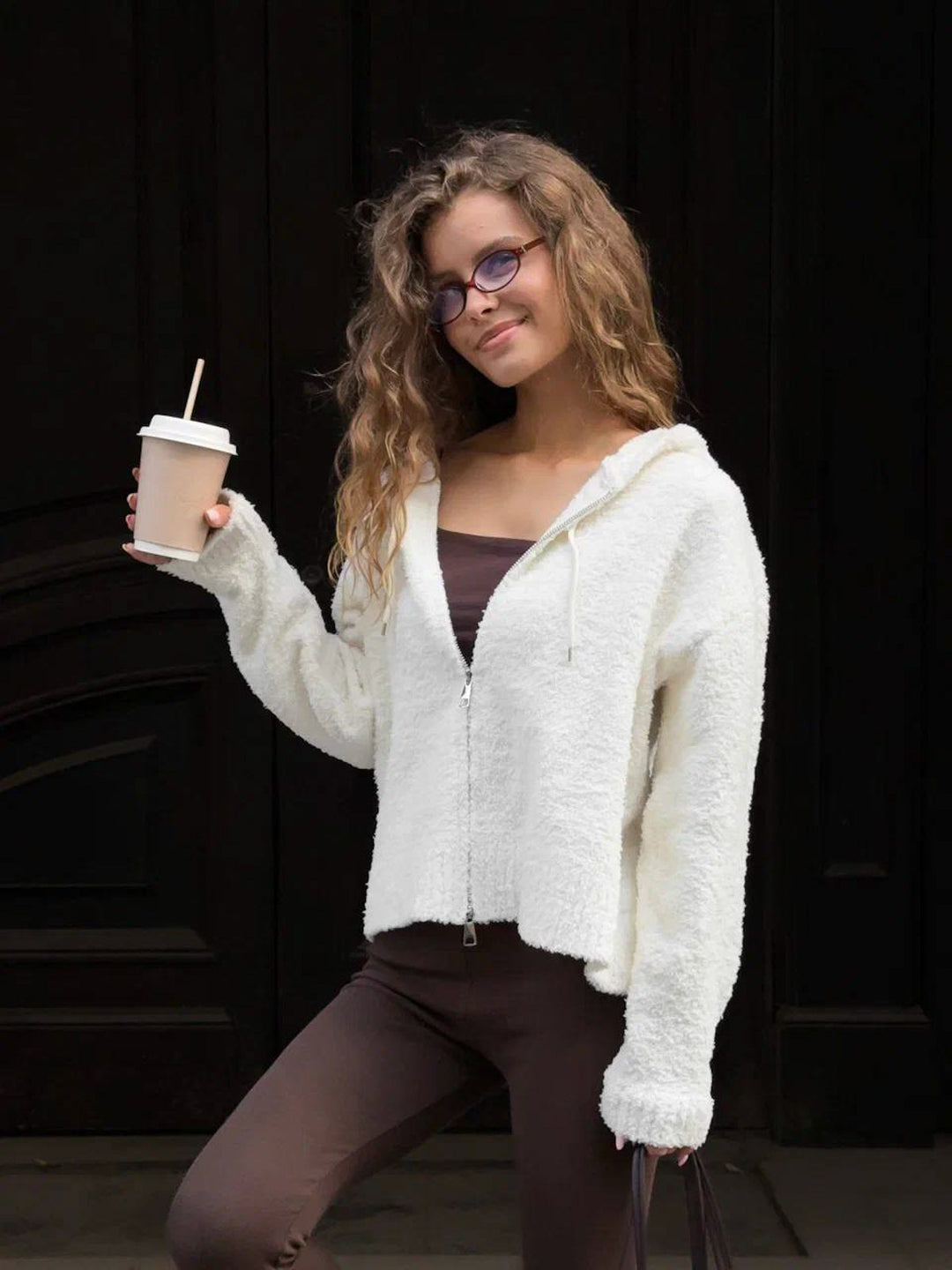 Kvinnors kort fleece-pullover med dragkedja och huva Mirla-Eva Jonsson