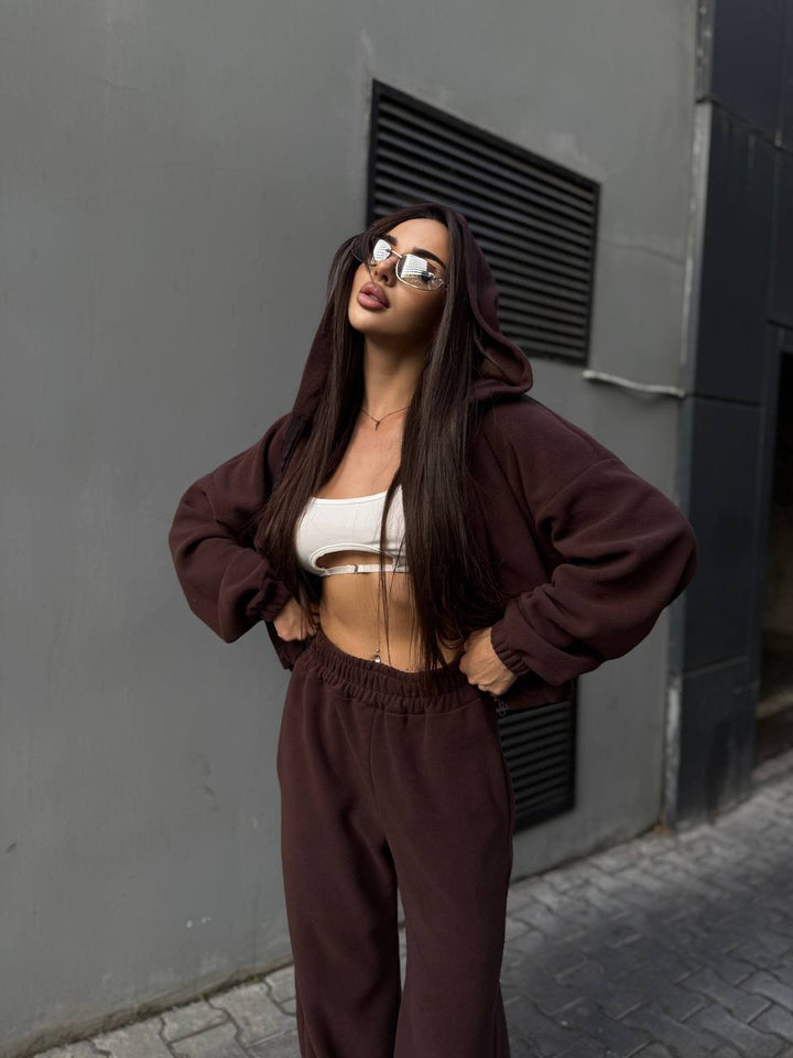 Kvinnors korta fleece-dräkt med praktiska fickor och elastisk midja Mirla-Eva Jonsson