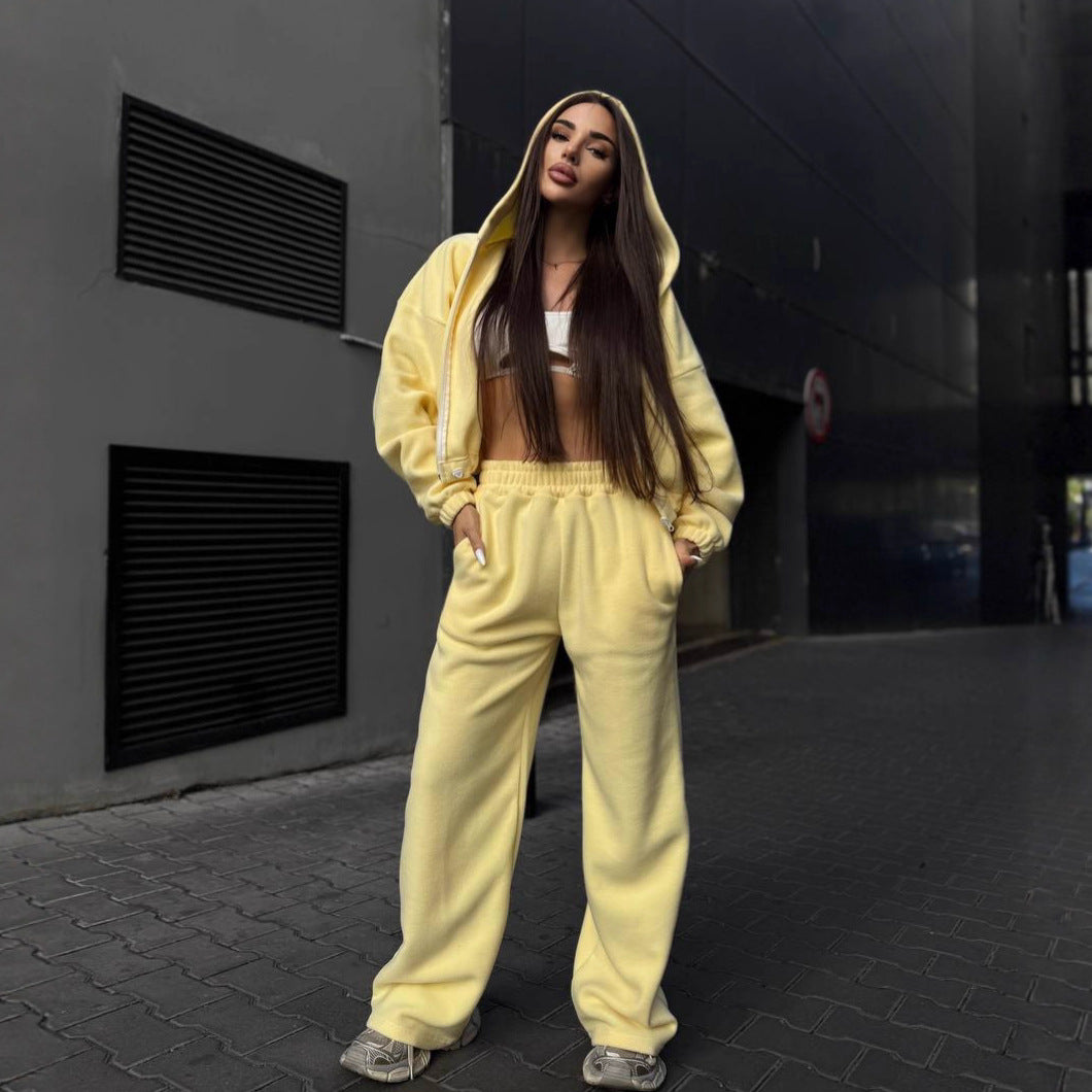 Kvinnors korta fleece-dräkt med praktiska fickor och elastisk midja Mirla-Eva Jonsson