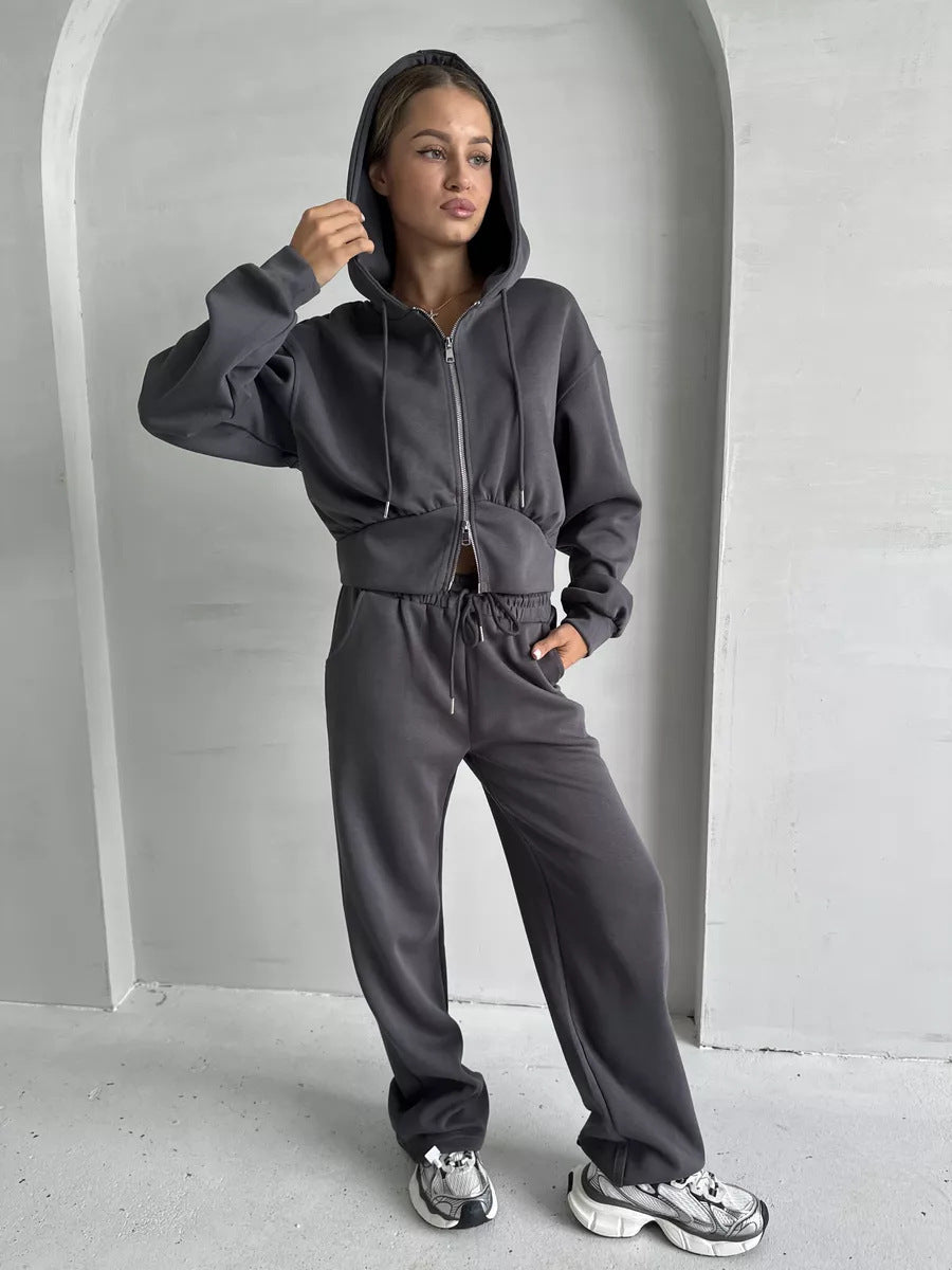 Kvinnors korta hoodie och bekväma joggingbyxor Mirla-Eva Jonsson