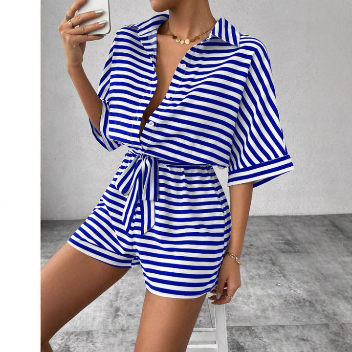 Kvinnors korta jumpsuit med randig design av Mirla-Eva Jonsson