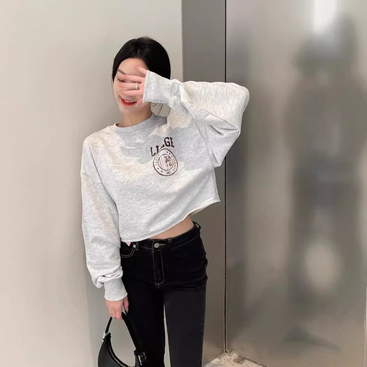 Kvinnors korta sweatshirt med överstor passform Mirla-Eva Jonsson