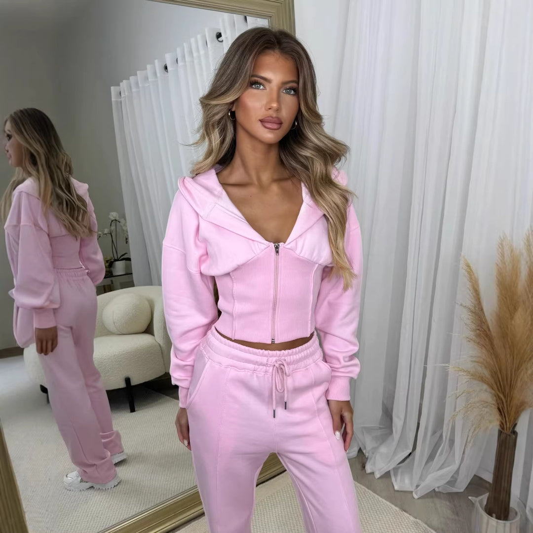 Kvinnors korta sweatshirtjacka med elegant dragkedja och lösa joggingsbyxor Mirla-Eva Jonsson