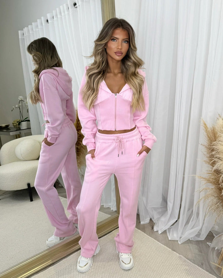 Kvinnors korta sweatshirtjacka med elegant dragkedja och lösa joggingsbyxor Mirla-Eva Jonsson