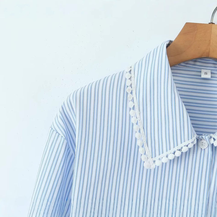 Kvinnors kortärmad blus med eleganta spetsdetaljer Mirla-Eva Jonsson