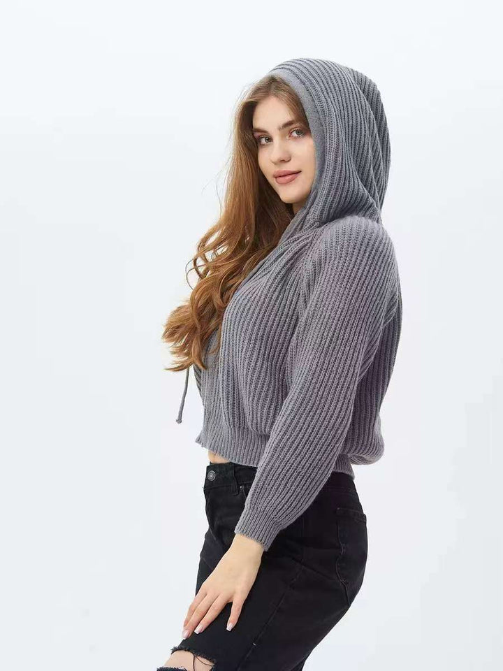 Kvinnors kortärmad hoodie i mjukt ribbat material med praktiska dragsnören Mirla-Eva Jonsson