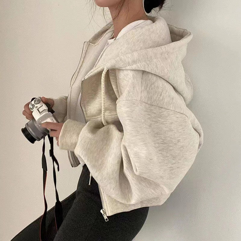 Kvinnors kortärmad hoodie med dragkedja och avslappnad stil-Eva Jonsson