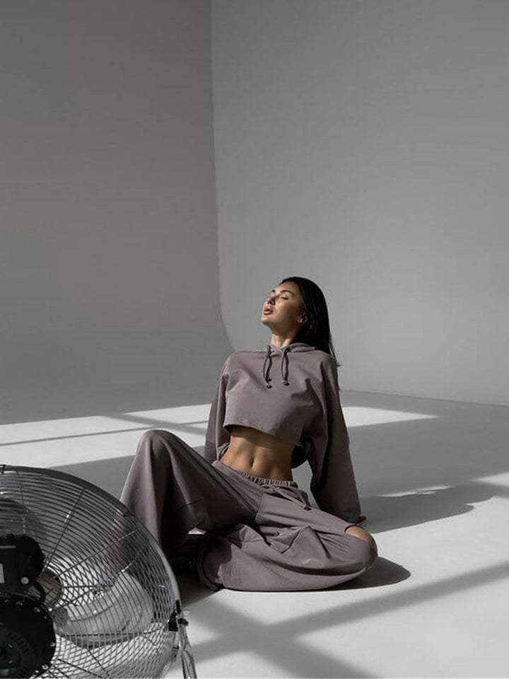 Kvinnors kortärmad hoodie med vida ärmar Mirla-Eva Jonsson
