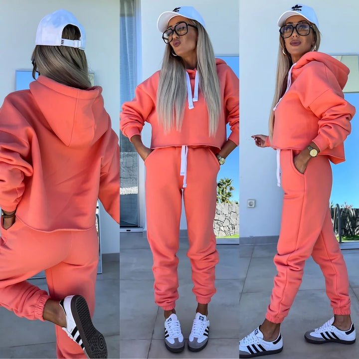 Kvinnors kortärmad hoodie och joggerset med elastiskt midjeband och dragsko Eva Jonsson-Eva Jonsson