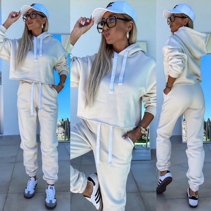 Kvinnors kortärmad hoodie och joggerset med elastiskt midjeband och dragsko Eva Jonsson-Eva Jonsson