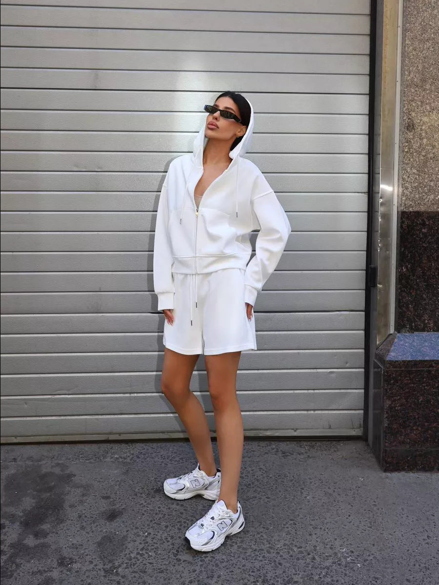 Kvinnors kortärmad hoodie och kort jogger set Mirla-Eva Jonsson