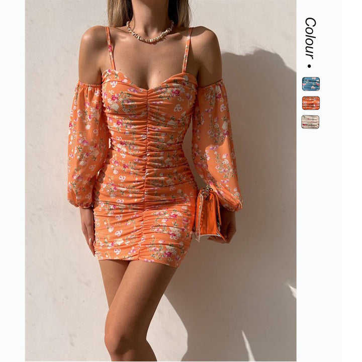 Kvinnors kortärmad klänning med lekfulla volangdetaljer och off-shoulder skärning Mirla-Eva Jonsson