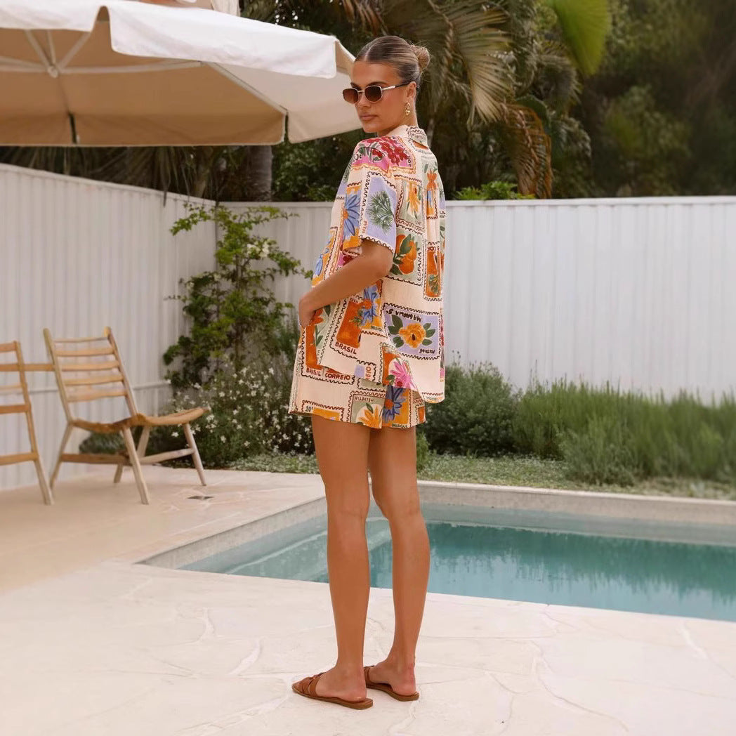 Kvinnors kortärmad skjorta med matchande shorts i blommönster Mirla-Eva Jonsson