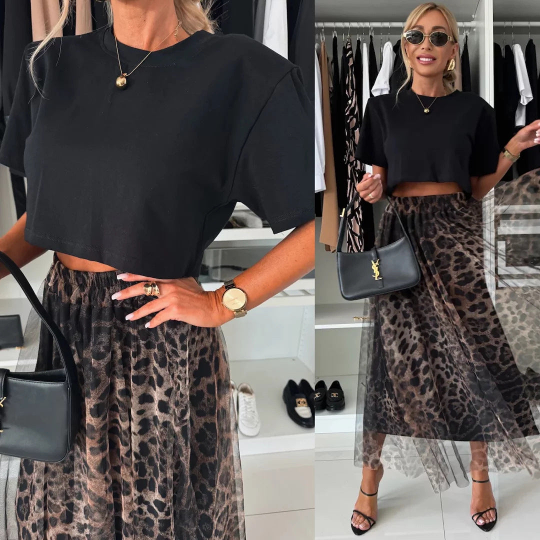 Kvinnors kortärmad t-shirt i iögonfallande leopardmönster-Eva Jonsson