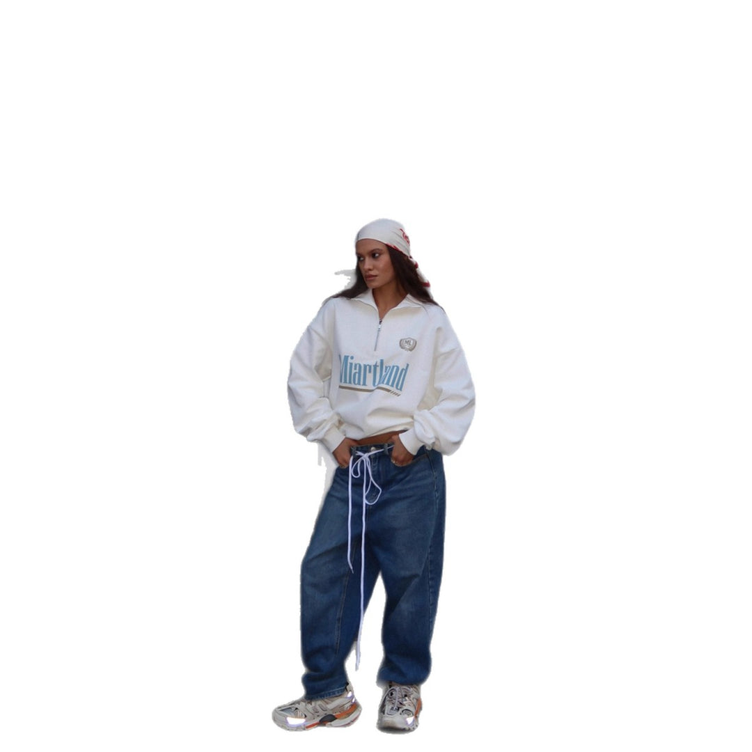 Kvinnors kortärmad zip hoodie med stort logotyp och avslappnad passform Mirla-Eva Jonsson