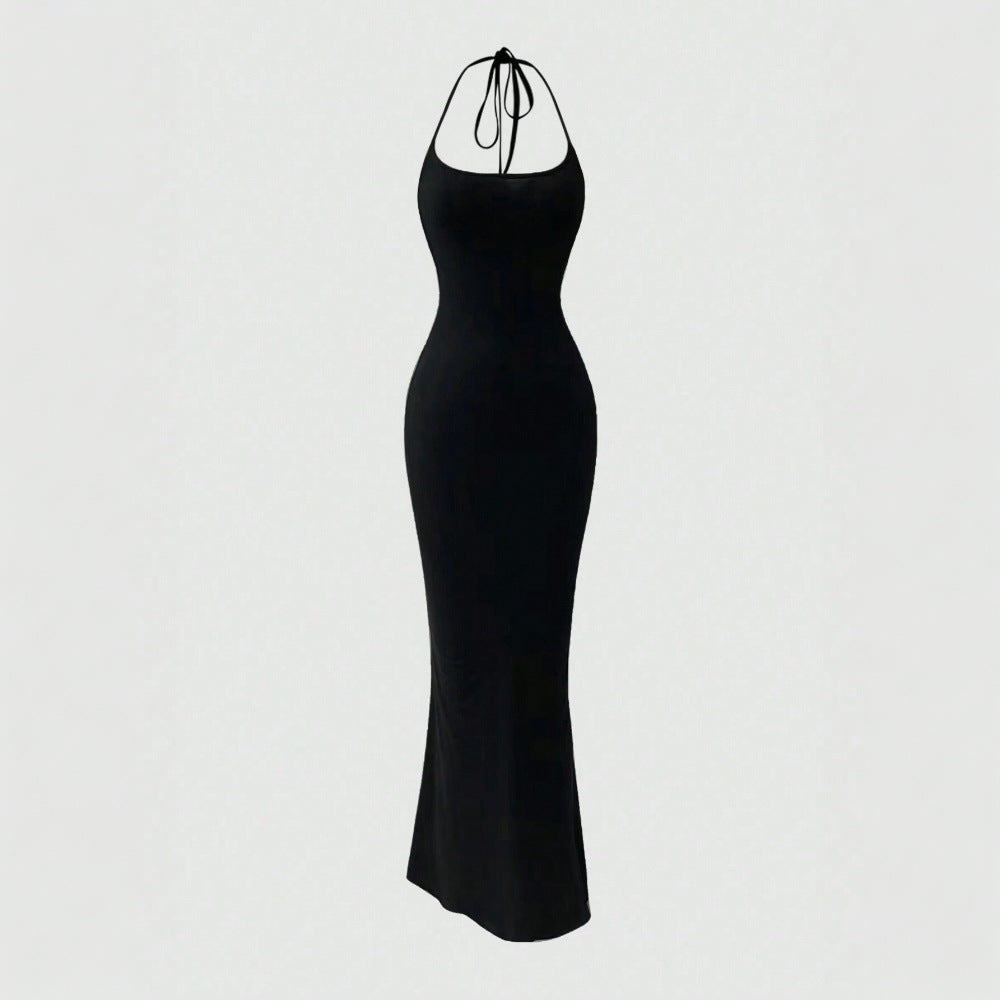 Kvinnors kroppsnära maxi klänning med halterneck-design och smal passform Mirla-Eva Jonsson