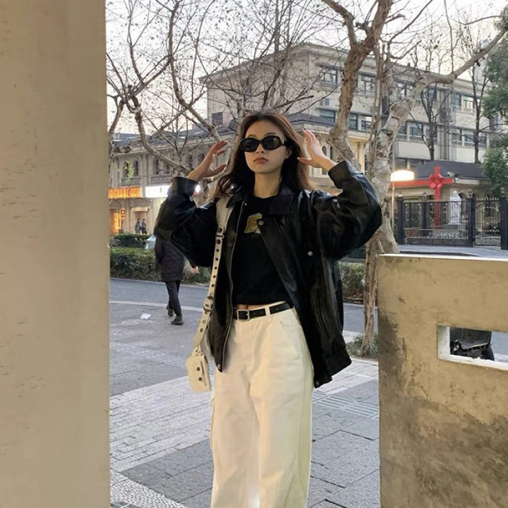 Kvinnors läderjacka i oversized stil med trendiga detaljer Mirla-Eva Jonsson