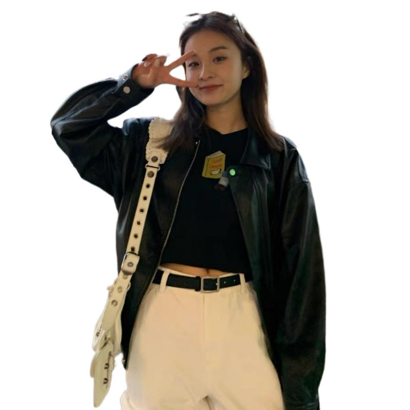 Kvinnors läderjacka i oversized stil med trendiga detaljer Mirla-Eva Jonsson