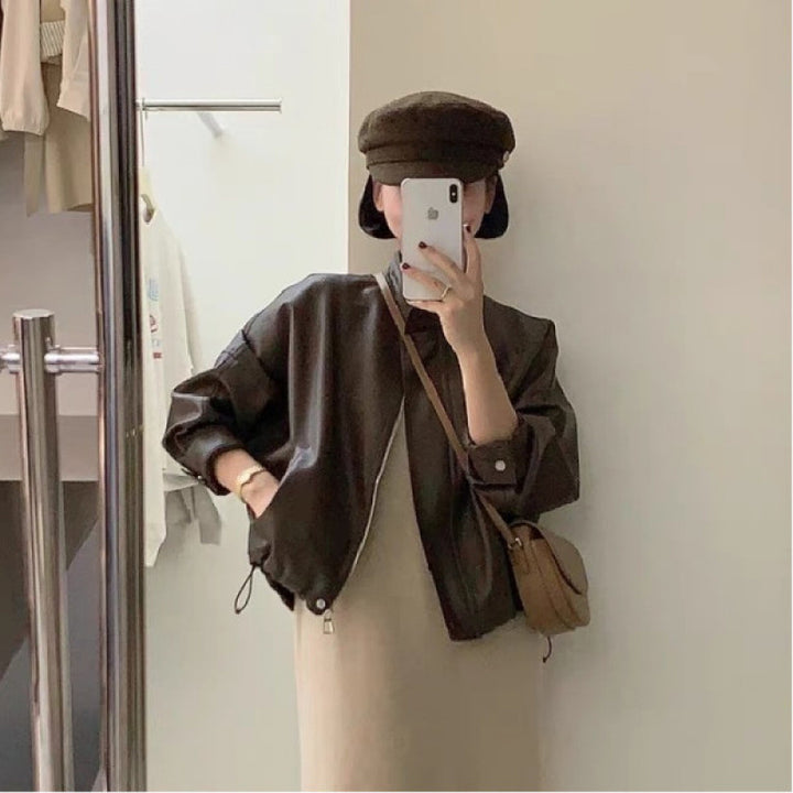 Kvinnors läderjacka med oversized skärning och moderna detaljer Mirla-Eva Jonsson