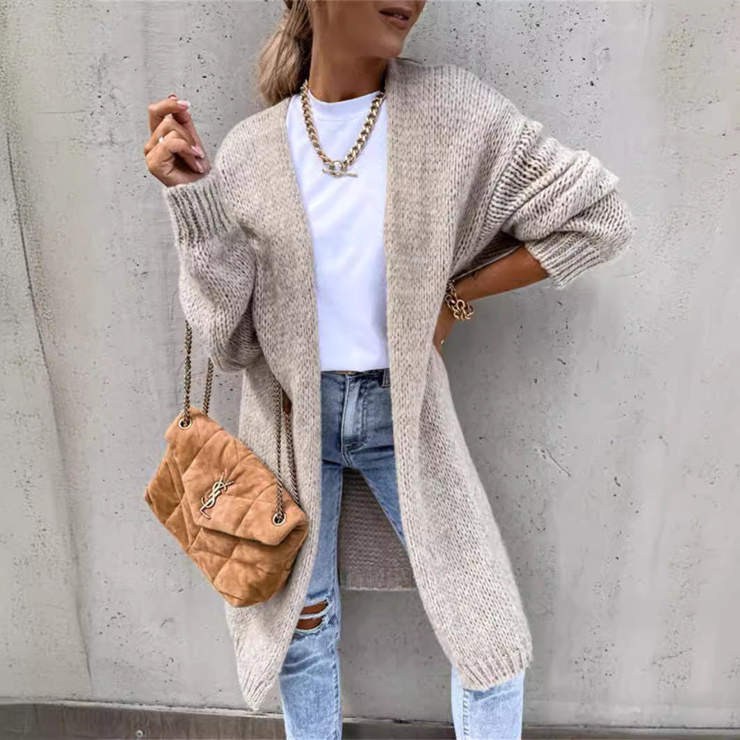 Kvinnors lång cardigan med en avslappnad passform och mjuka texturer Mirla-Eva Jonsson