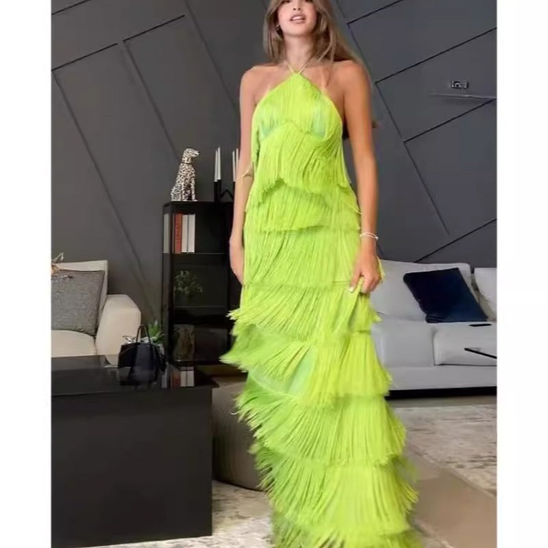 Kvinnors lång frans maxi klänning med justerbara remmar och elegant drapering design-Eva Jonsson
