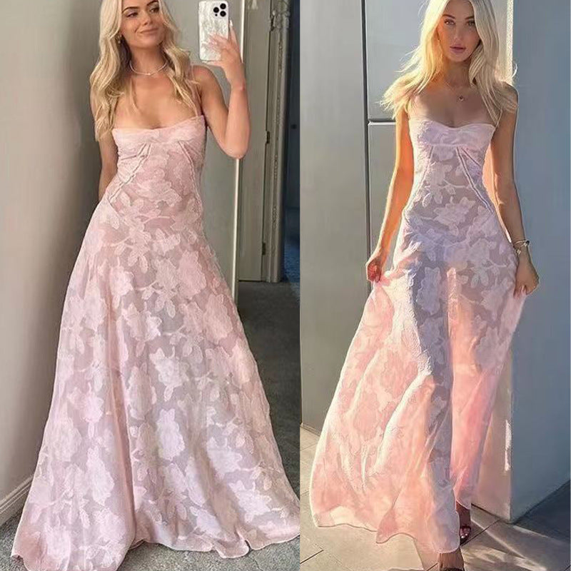 Kvinnors lång spetsklänning med transparent överdel och elegant skärning Mirla-Eva Jonsson
