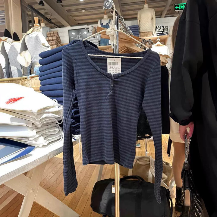 Kvinnors långärmad Henley skjorta med fina ränder Mirla-Eva Jonsson