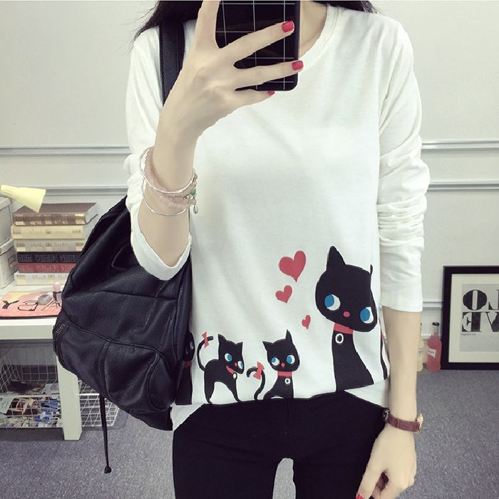 Kvinnors långärmad T-shirt med kreativ kattdesign Mirla-Eva Jonsson
