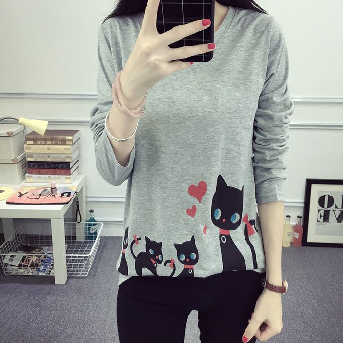 Kvinnors långärmad T-shirt med kreativ kattdesign Mirla-Eva Jonsson
