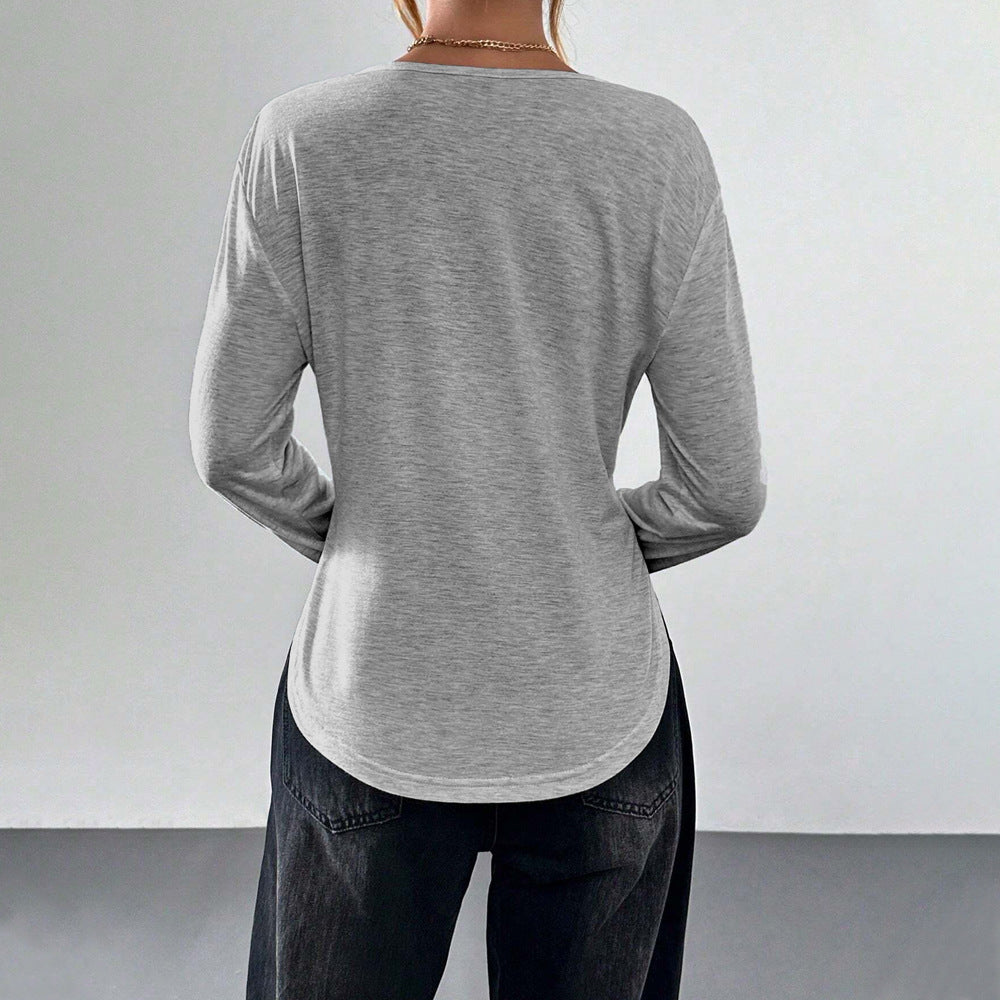 Kvinnors långärmad T-shirt med subtil V-hals och avslappnad passform Mirla-Eva Jonsson